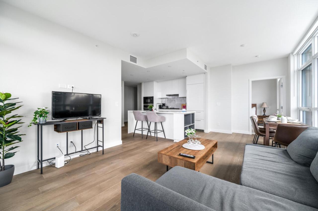 Urban Oasis: Stylish Apartment Retreat At Ubc فانكوفر المظهر الخارجي الصورة