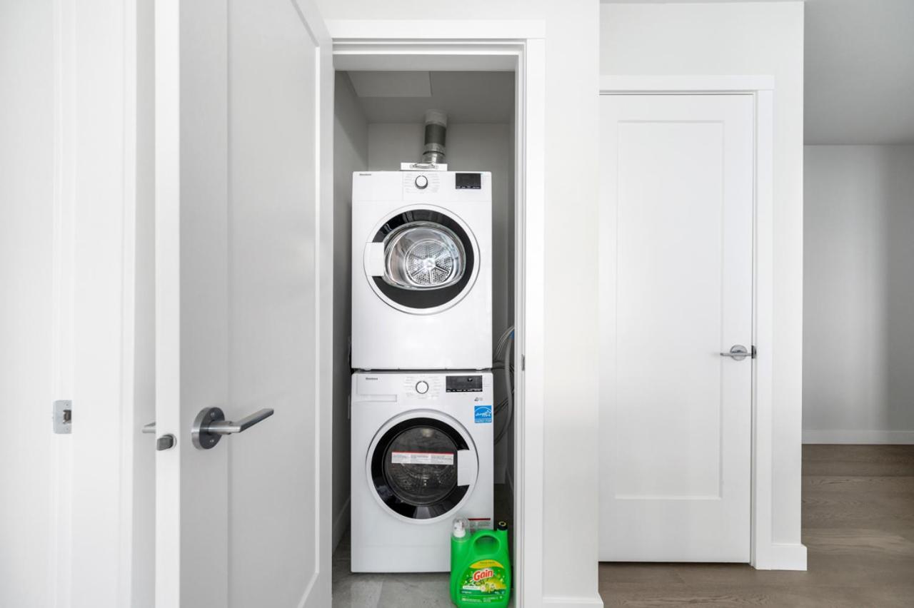 Urban Oasis: Stylish Apartment Retreat At Ubc فانكوفر المظهر الخارجي الصورة