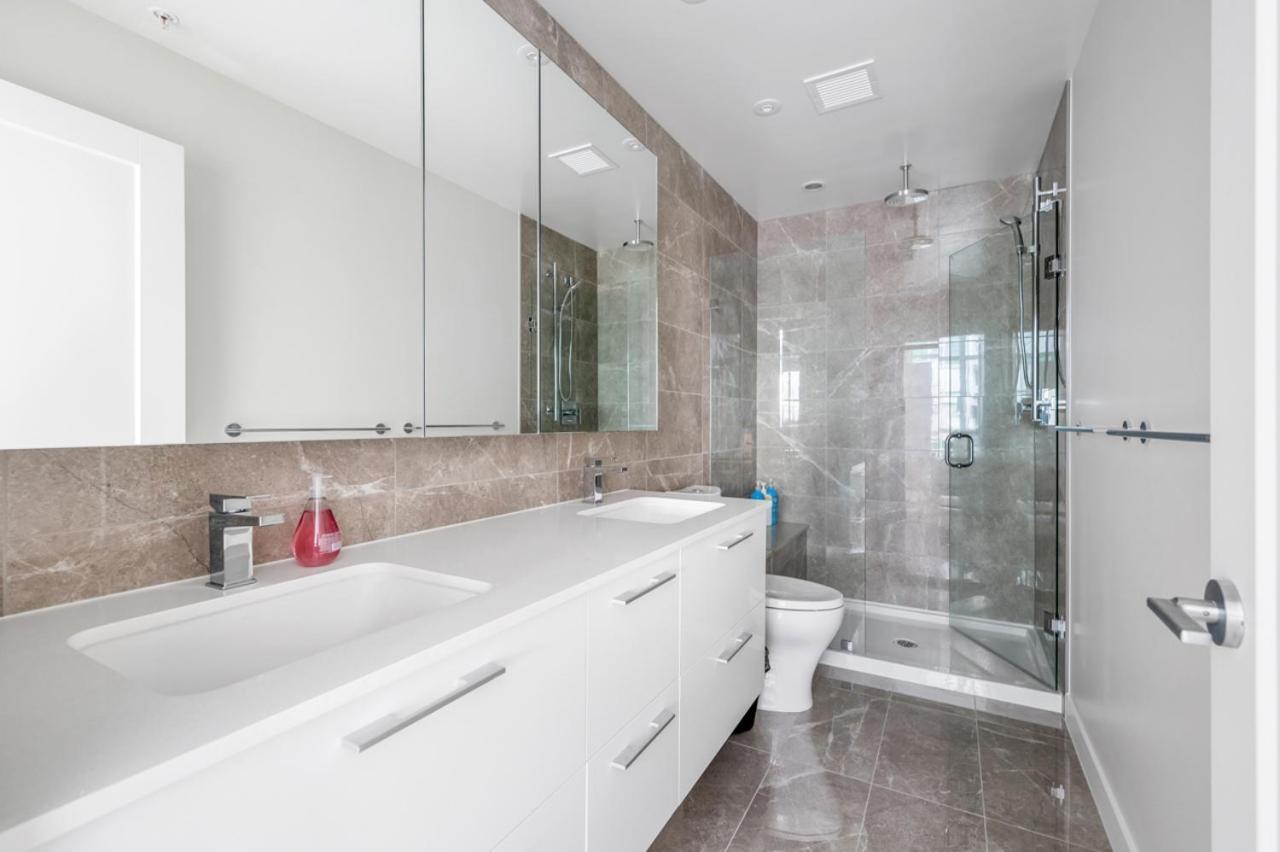 Urban Oasis: Stylish Apartment Retreat At Ubc فانكوفر المظهر الخارجي الصورة