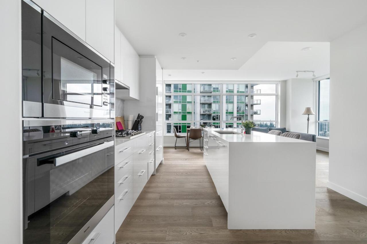 Urban Oasis: Stylish Apartment Retreat At Ubc فانكوفر المظهر الخارجي الصورة