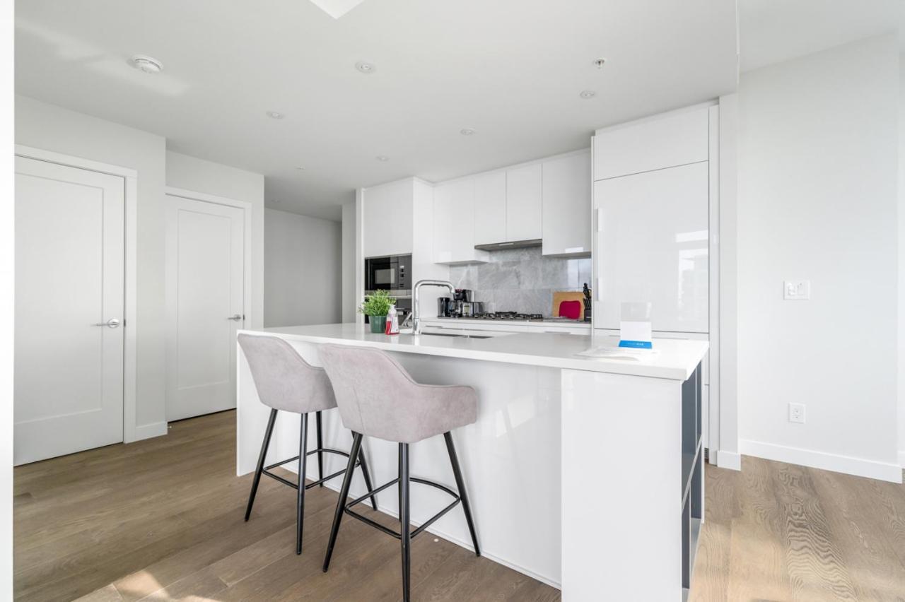 Urban Oasis: Stylish Apartment Retreat At Ubc فانكوفر المظهر الخارجي الصورة